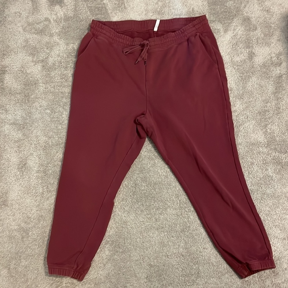 VGC Fabletics High Rise Fleece Go To Joggers - Wine - Size 2XL